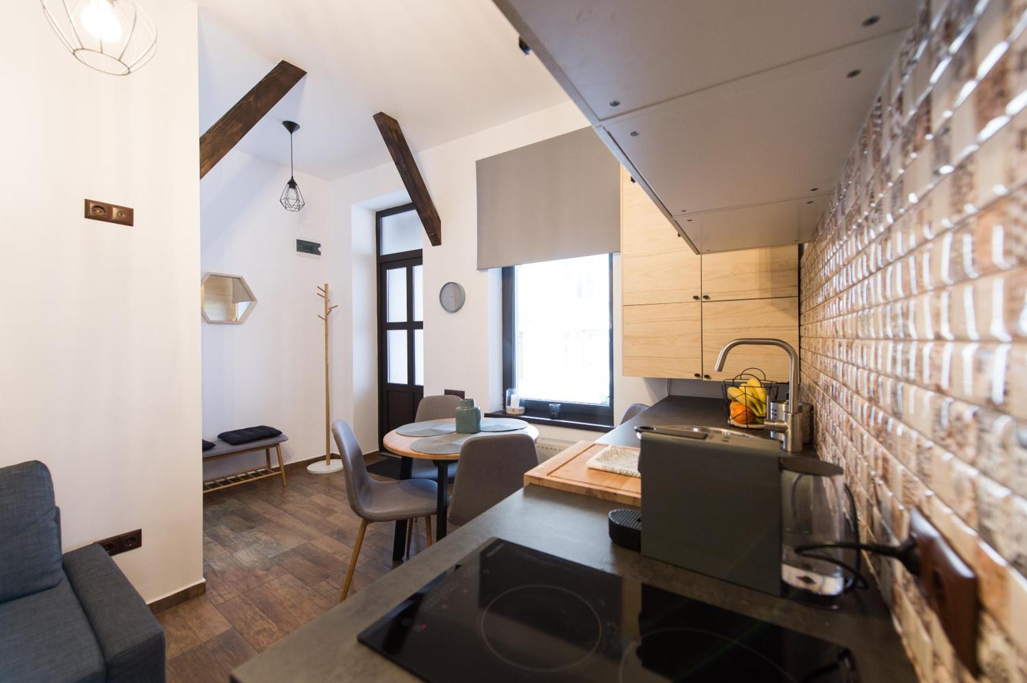 Lovely Brasov Flat With Patio And Mountain Views מראה חיצוני תמונה