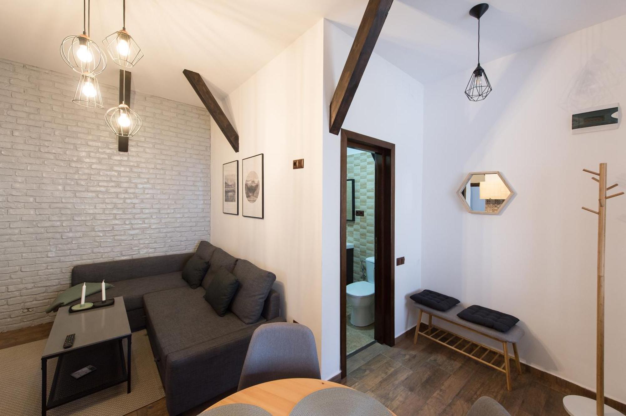 Lovely Brasov Flat With Patio And Mountain Views מראה חיצוני תמונה