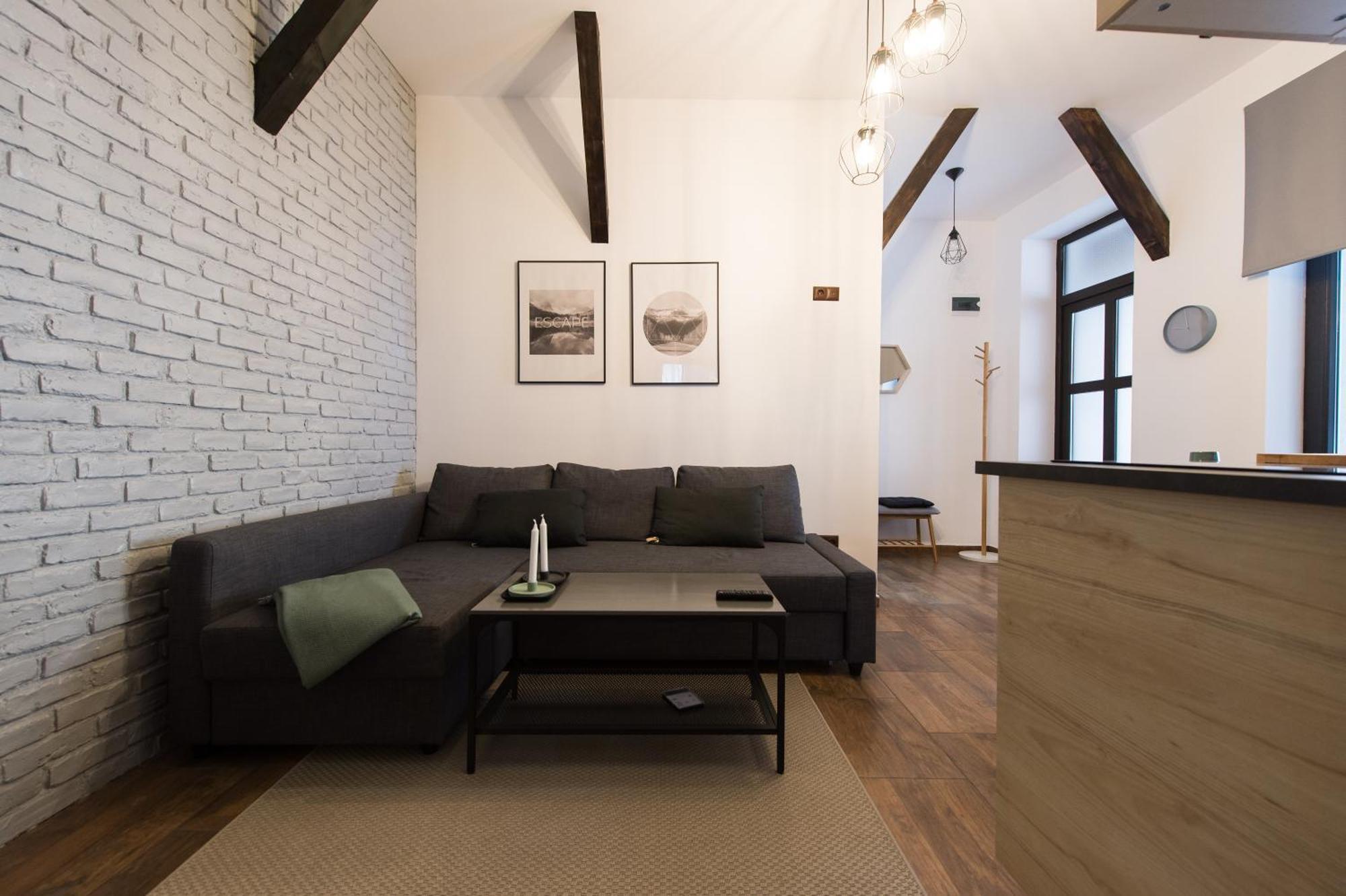 Lovely Brasov Flat With Patio And Mountain Views מראה חיצוני תמונה